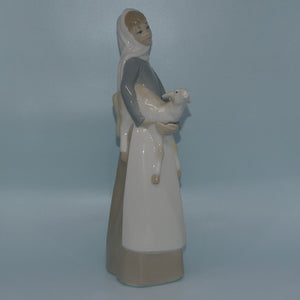 lladro-figure-girl-with-lamb-plain-apron-4584