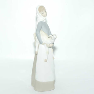 Lladro figure Girl with Lamb | Plain Apron #4584 | #1