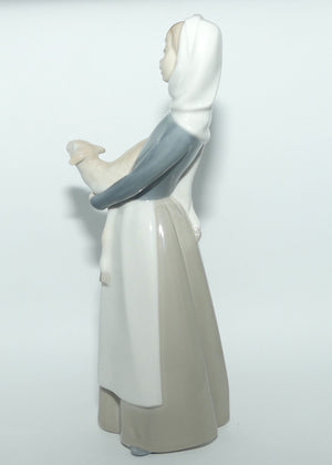 Lladro figure Girl with Lamb | Plain Apron #4584 | #2