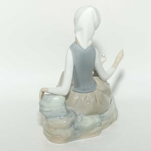 Lladro figure Shepherdess with Dove #4660 | #1