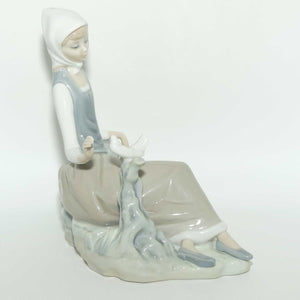 Lladro figure Shepherdess with Dove #4660 | #1