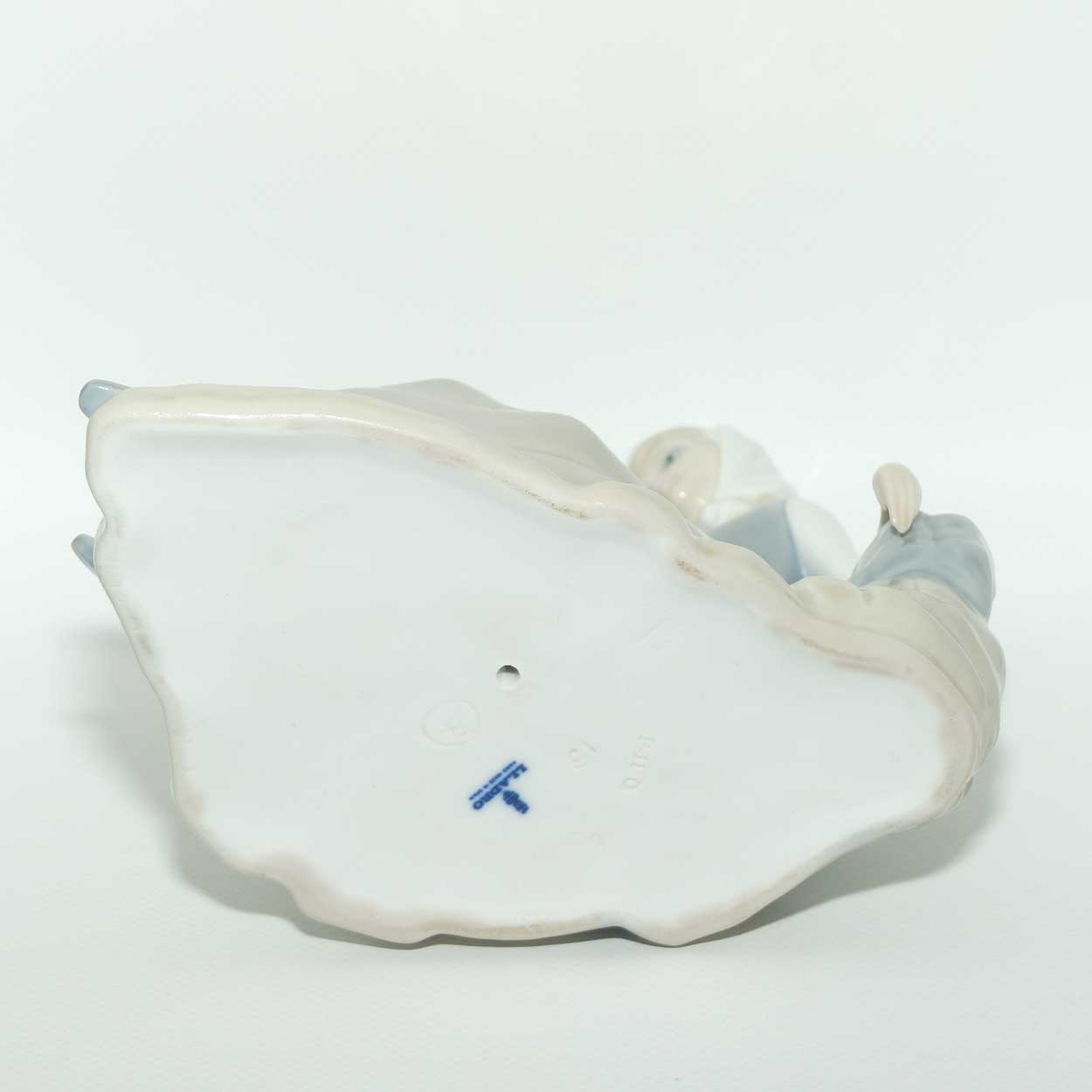 Lladro figure Shepherdess with Dove #4660 | #1