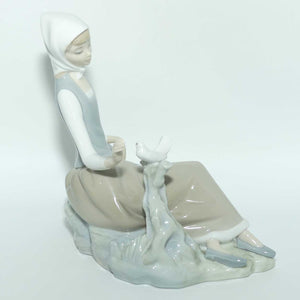 Lladro figure Shepherdess with Dove #4660