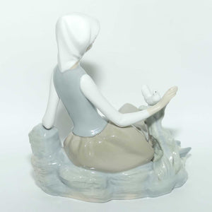 Lladro figure Shepherdess with Dove #4660