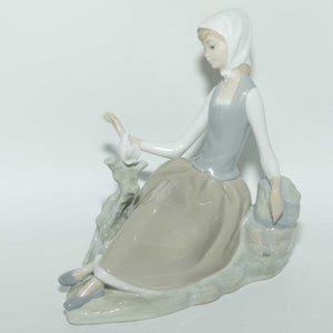 Lladro figure Shepherdess with Dove #4660