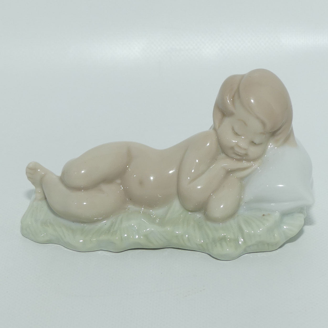 Lladro figure Baby Jesus #4670