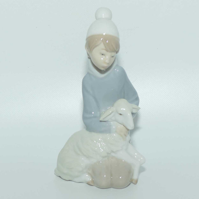 Lladro figure Shepherd with Lamb | #4676