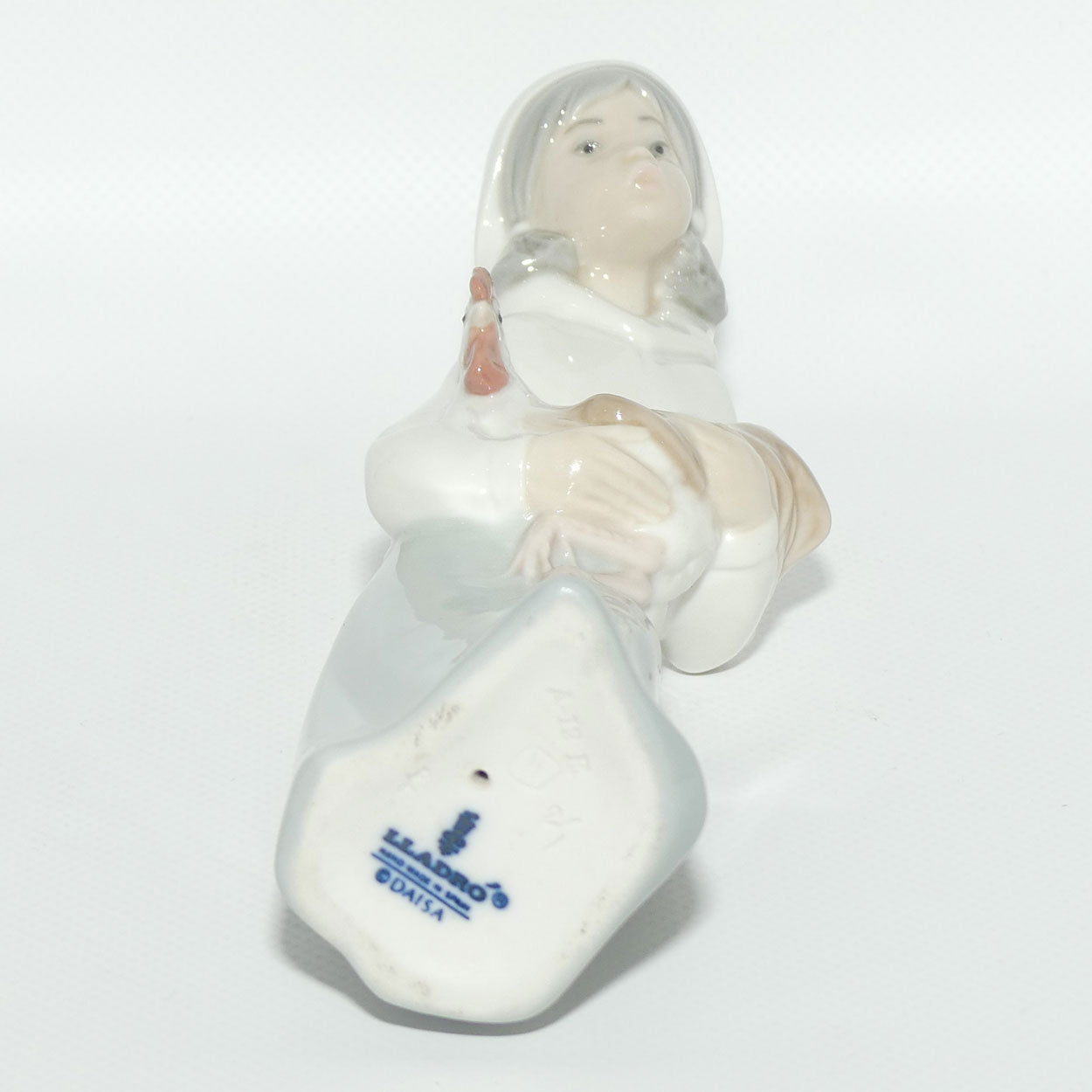 Lladro figure Girl with Rooster | #4677 | #2