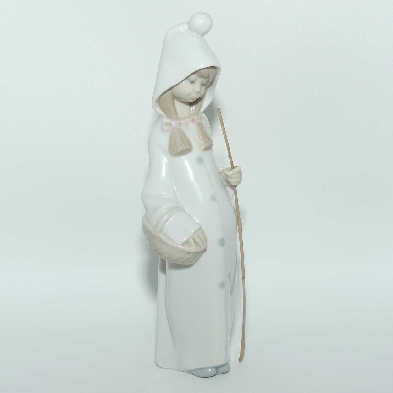 Lladro figure Girl with Basket | #4678