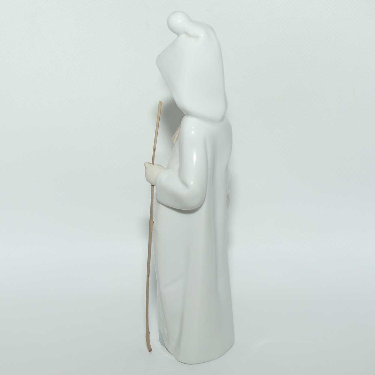 Lladro figure Girl with Basket | #4678
