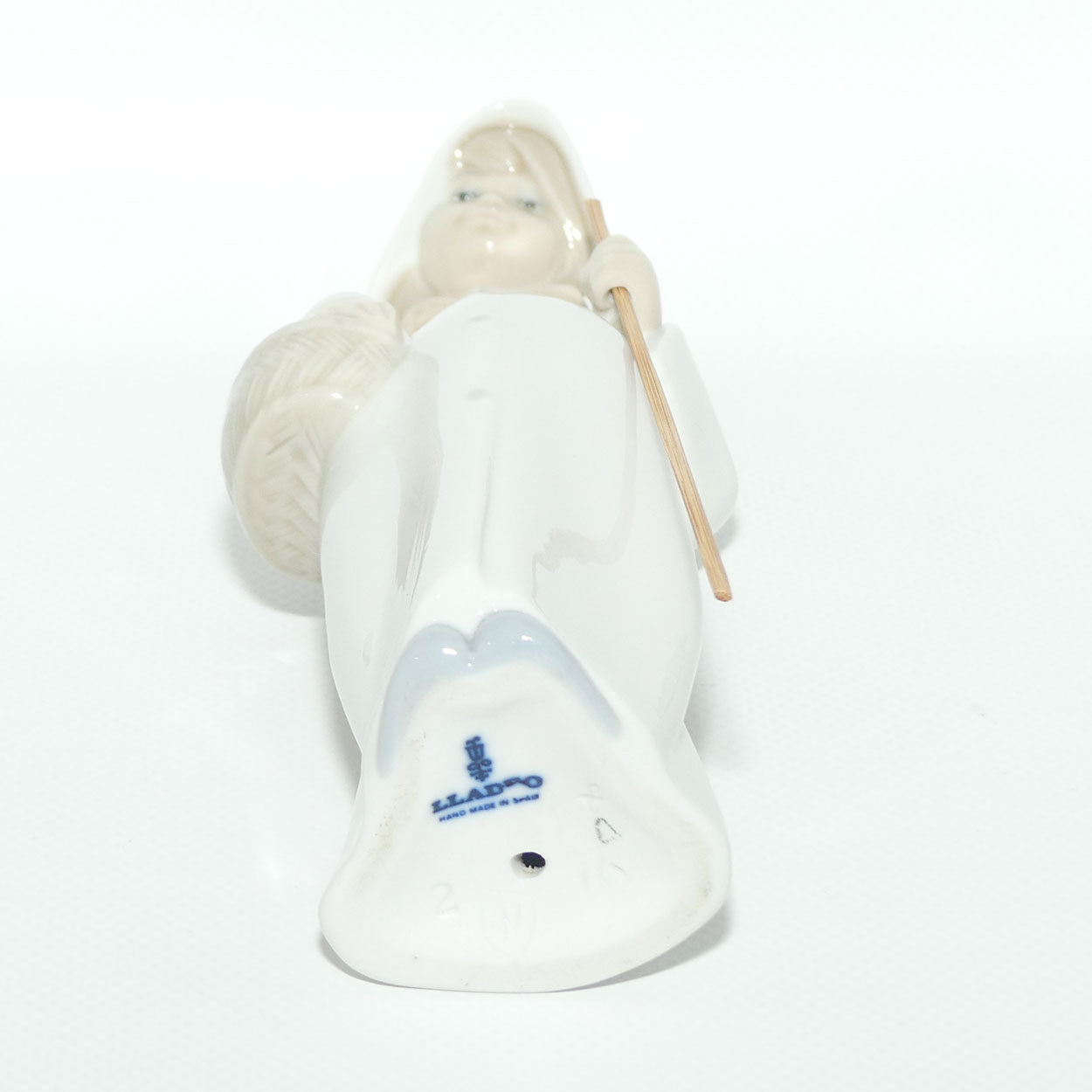 Lladro figure Girl with Basket | #4678 | #2