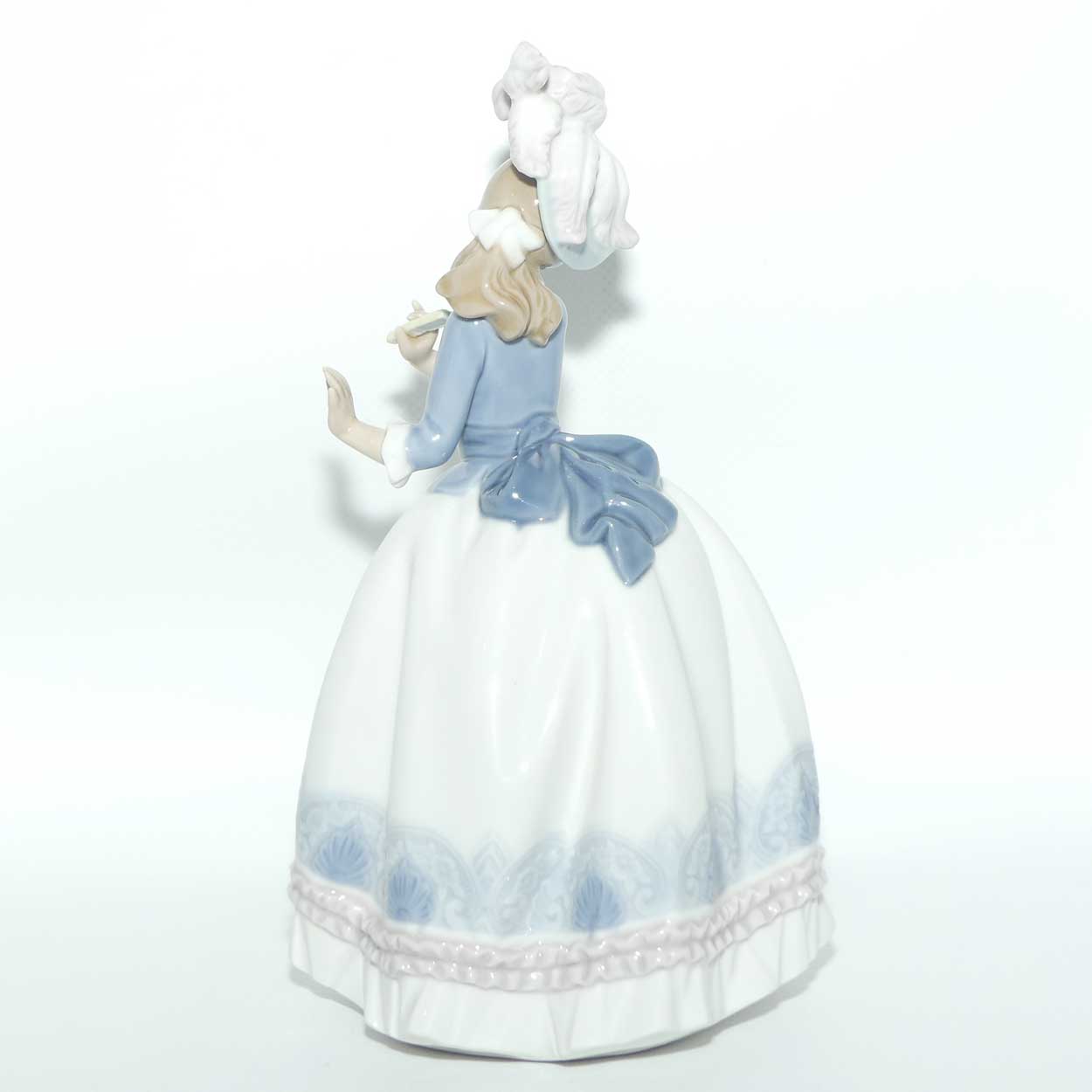 Nao by Lladro figure Little Lady | #0469 | Gloss
