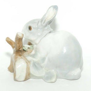 Lladro figure Rabbit Eating | #4773 | #1