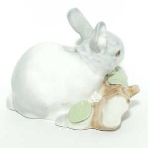 Lladro figure Rabbit Eating | #4773 | #1