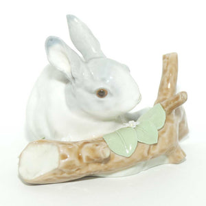 Lladro figure Rabbit Eating | #4773 | #1