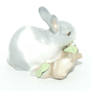 Lladro figure Rabbit Eating | #4773 | #2