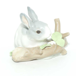 Lladro figure Rabbit Eating | #4773 | #2