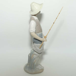 Lladro figure Going Fishing | #4809