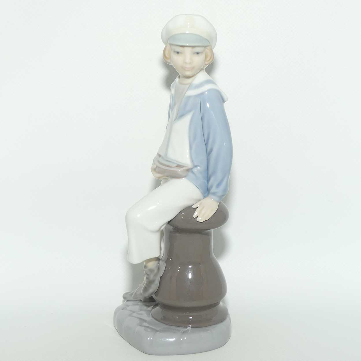 Lladro figure Boy with Yacht | Young Sailor | #4810 | #1