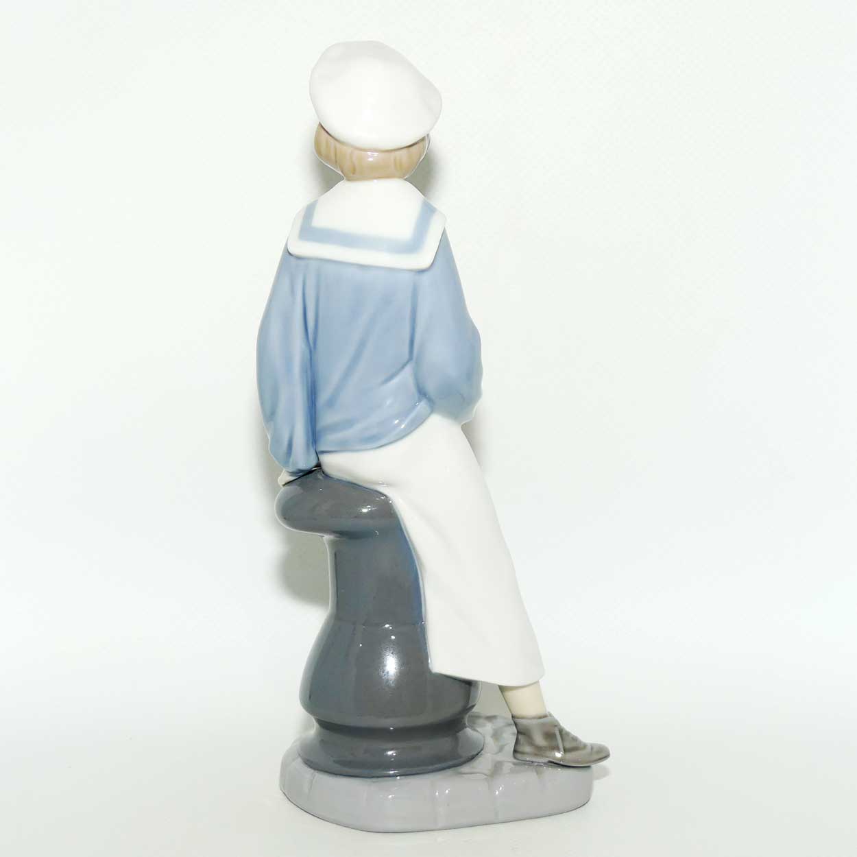 Lladro figure Boy with Yacht | Young Sailor | #4810 | #2