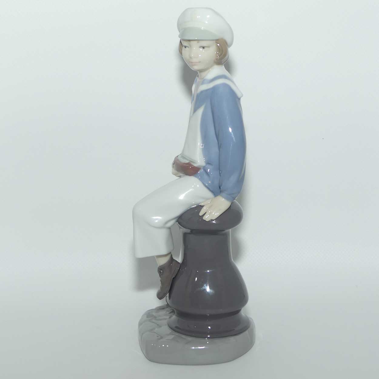 Lladro figure Boy with Yacht | Young Sailor | #4810 | #3