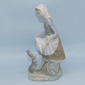 Lladro figure Rabbit's Food #4826