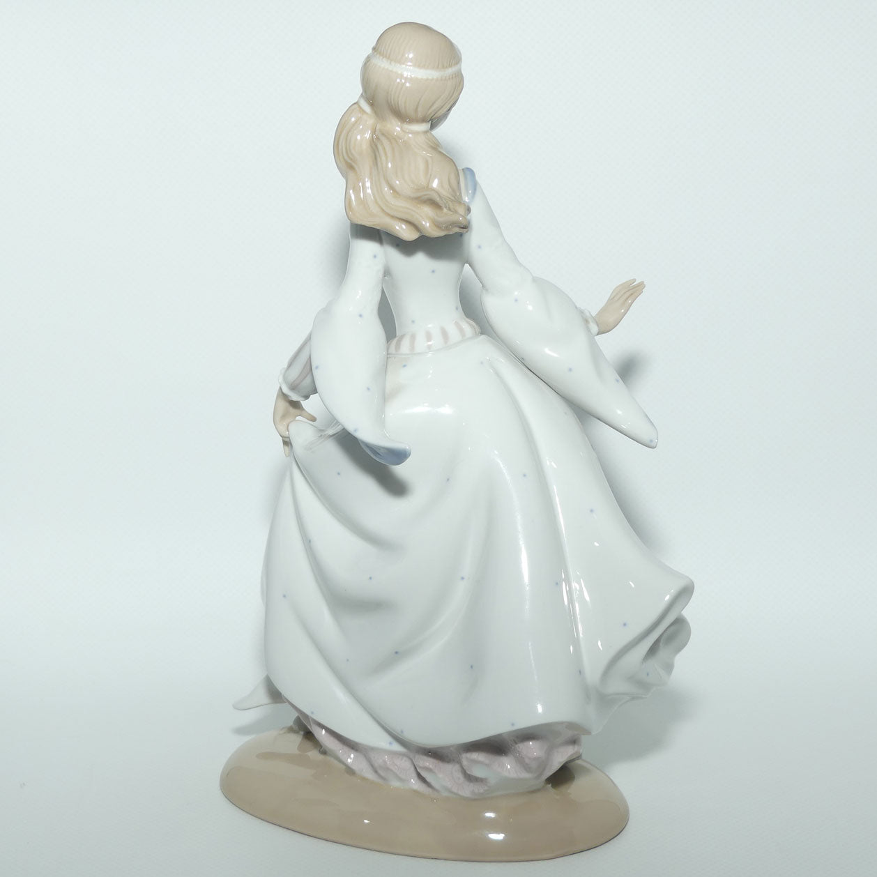 Lladro figure Cinderella | #4828