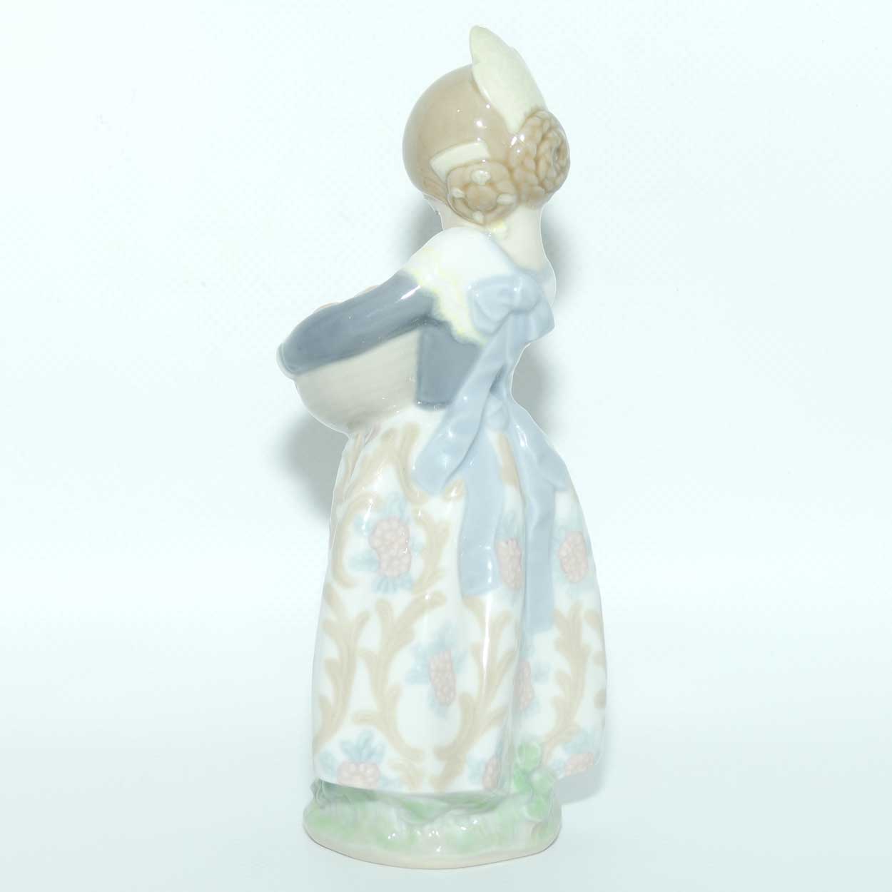 Lladro figure Girl from Valencia | Gloss | #4841