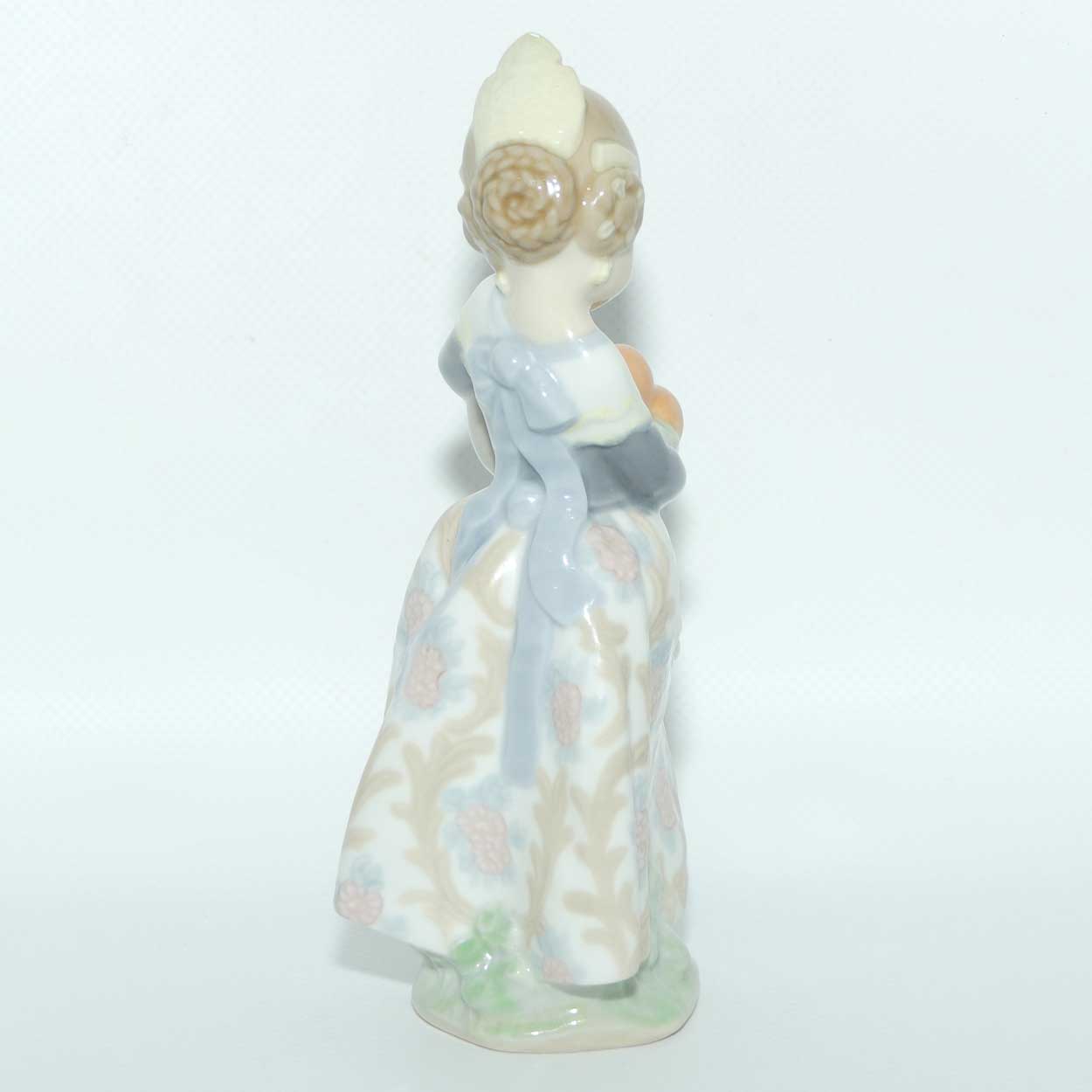 Lladro figure Girl from Valencia | Gloss | #4841
