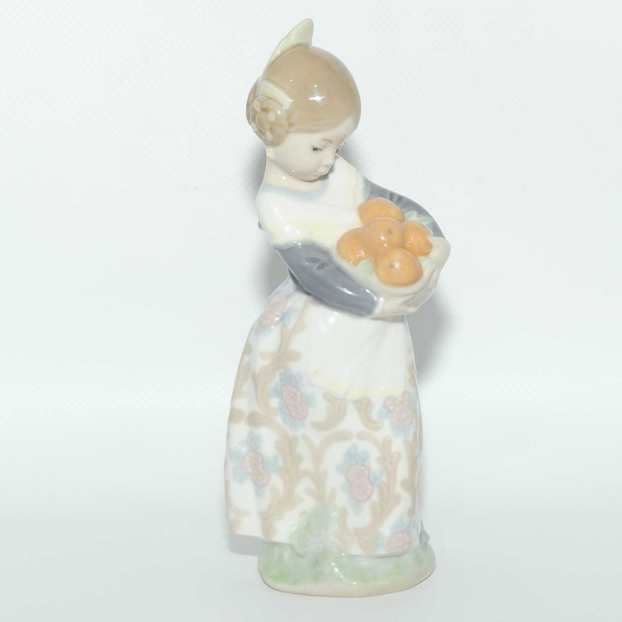 Lladro figure Girl from Valencia | Gloss | #4841