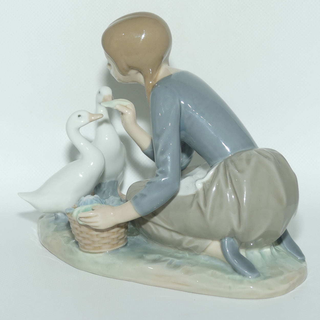Lladro figure Feeding the Ducks #4849