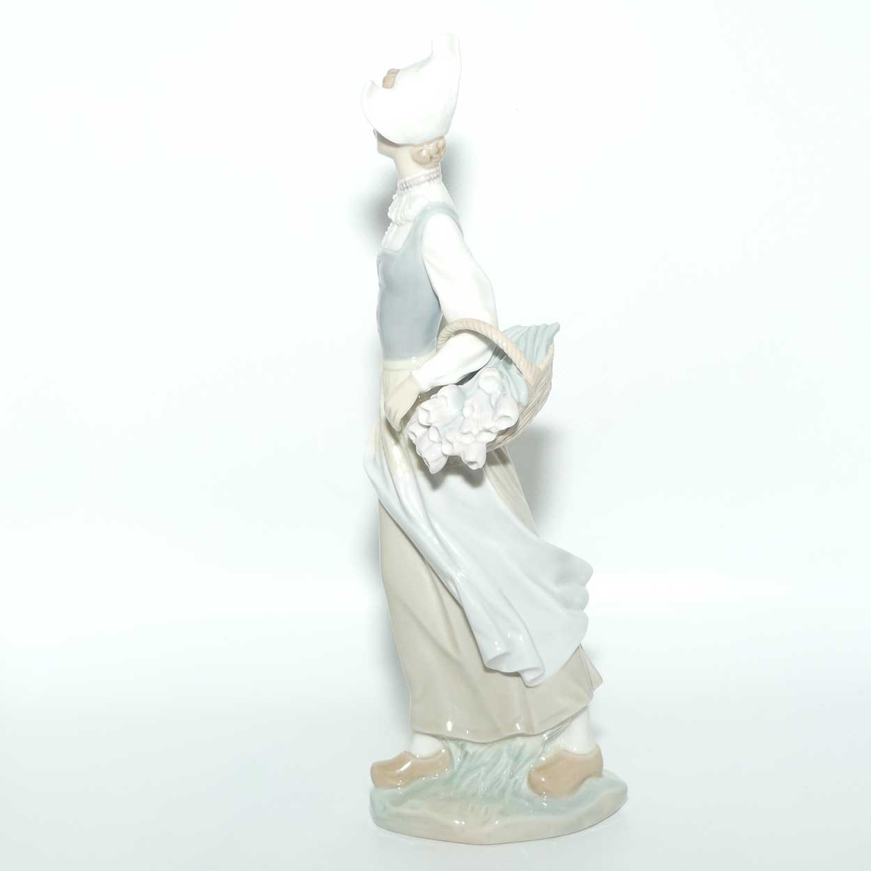 Lladro figure Dutch Girl with Tulips | Gloss | 4860