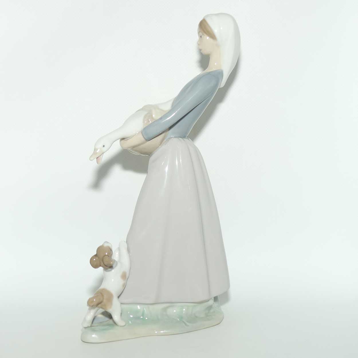 Lladro figure Girl with Goose and Dog #4866