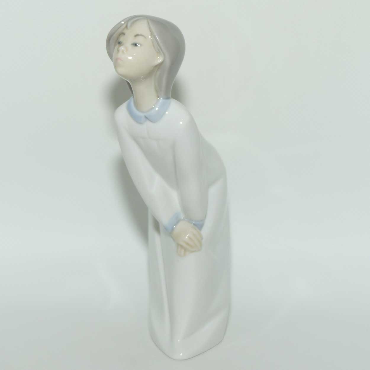 Lladro figure Girl Kissing #4873 | Boxed | #1