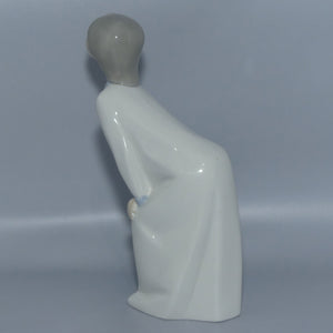 Lladro figure Girl Kissing #4873 | Boxed | #1