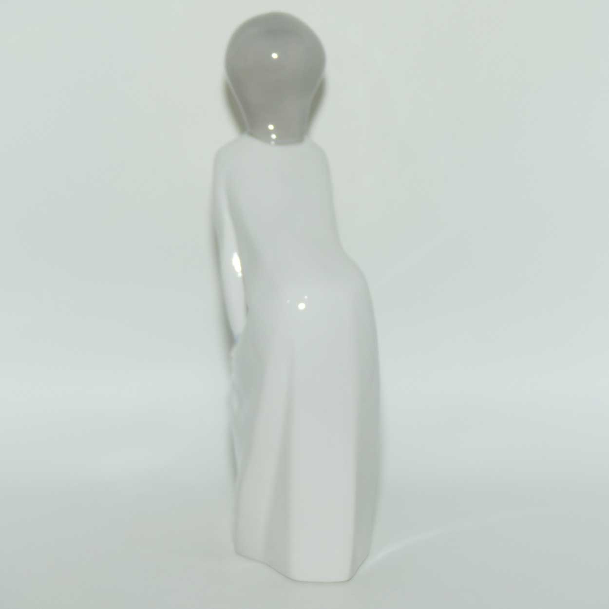 Lladro figure Girl Kissing #4873 | Boxed | #1