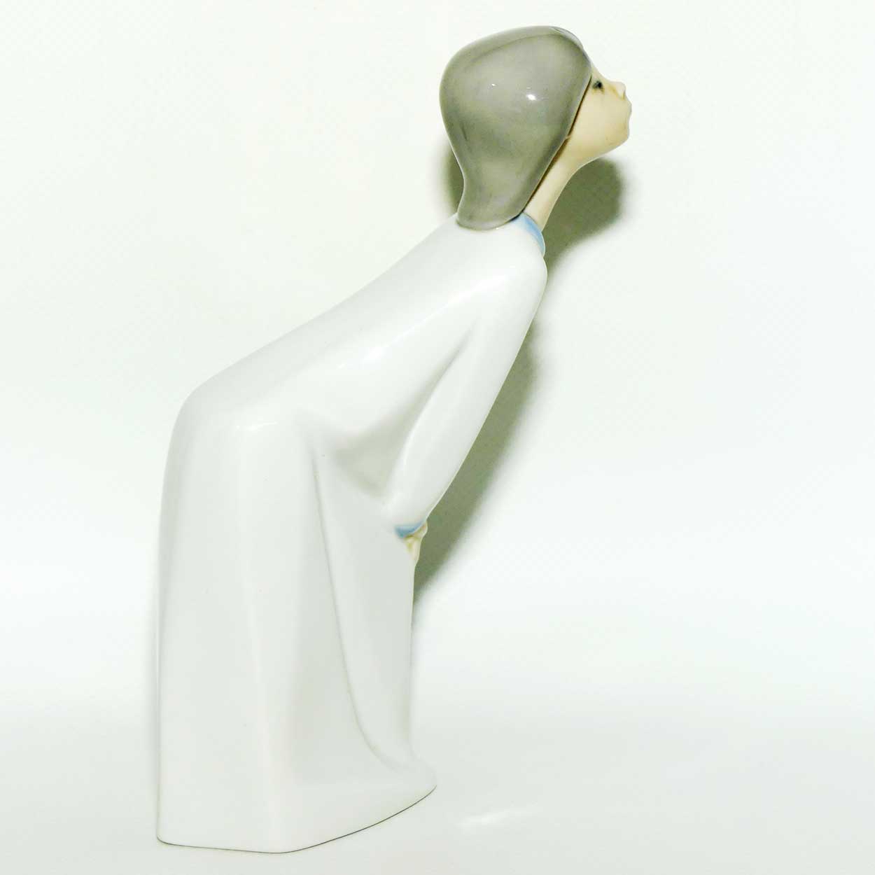Lladro figure Girl Kissing #4873 | Boxed | #1
