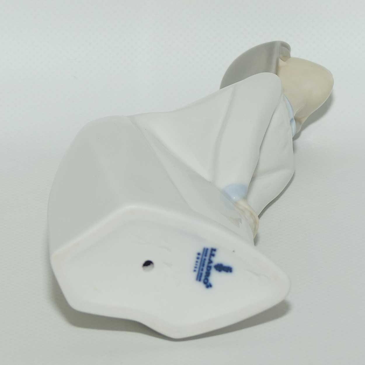 Lladro figure Girl Kissing #4873 | Boxed | #1