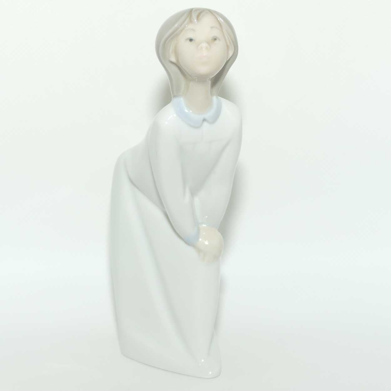 Lladro figure Girl Kissing #4873 | Boxed | #2