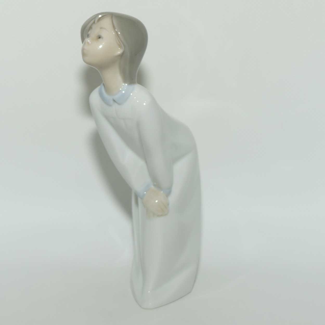 Lladro figure Girl Kissing #4873 | Boxed | #2