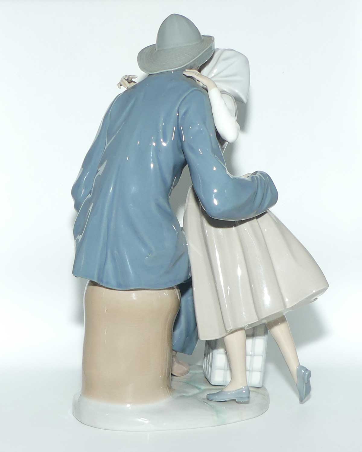 Lladro figure The Kiss | #4888