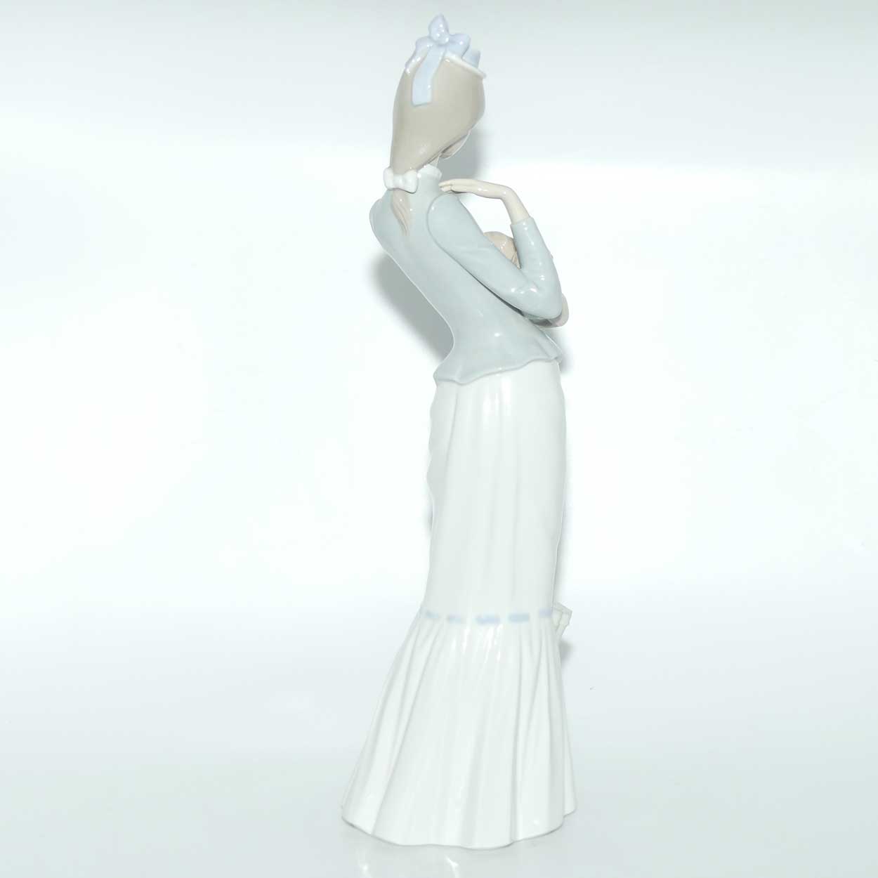 Lladro figure Walk with the Dog | My Dog | Pekingese | #2 | #4893