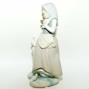 Lladro figure Girl with Doves #4915 | #2