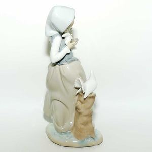 Lladro figure Girl with Doves #4915 | #2