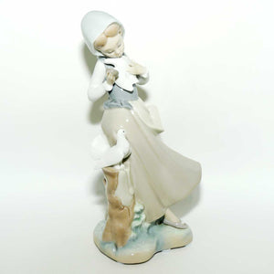 Lladro figure Girl with Doves #4915 | #2