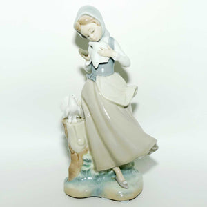 Lladro figure Girl with Doves #4915 | #2