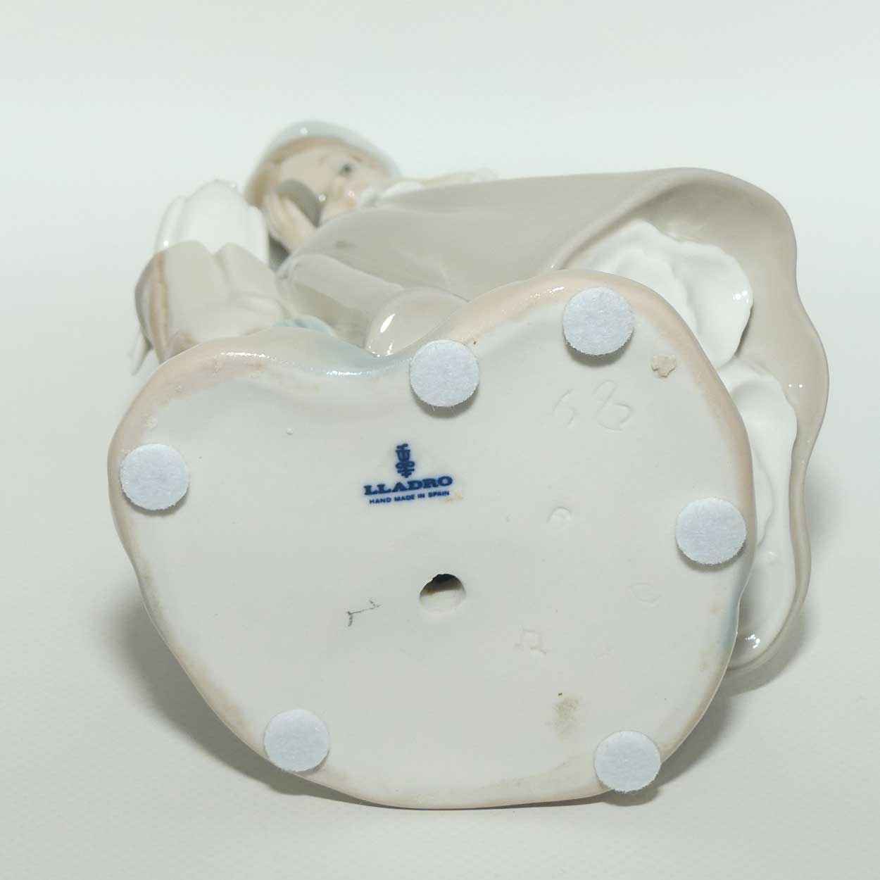 Lladro figure Girl with Doves #4915 | #2