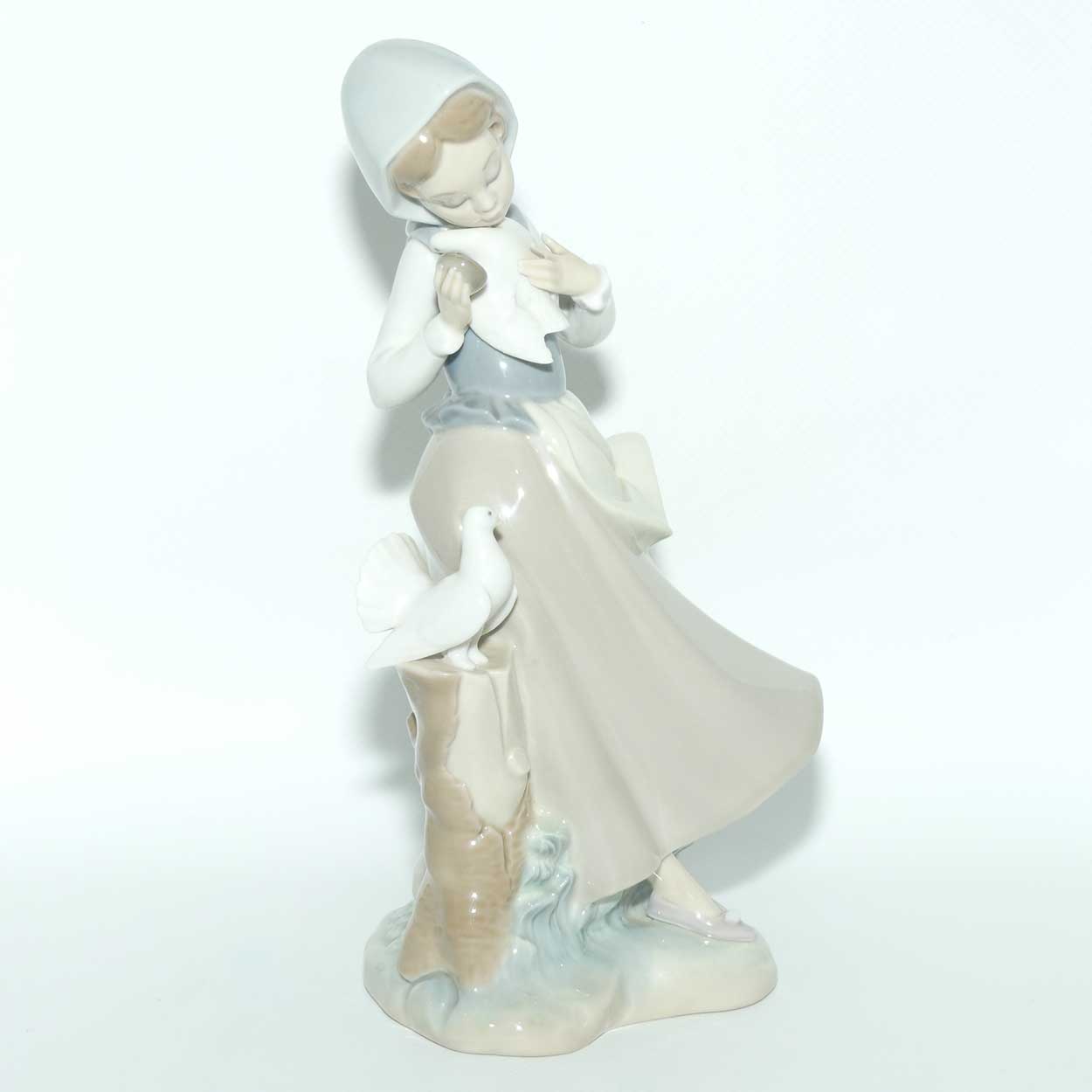 Lladro figure Girl with Doves #4915 | #1