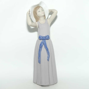 Lladro figure Coy #5011