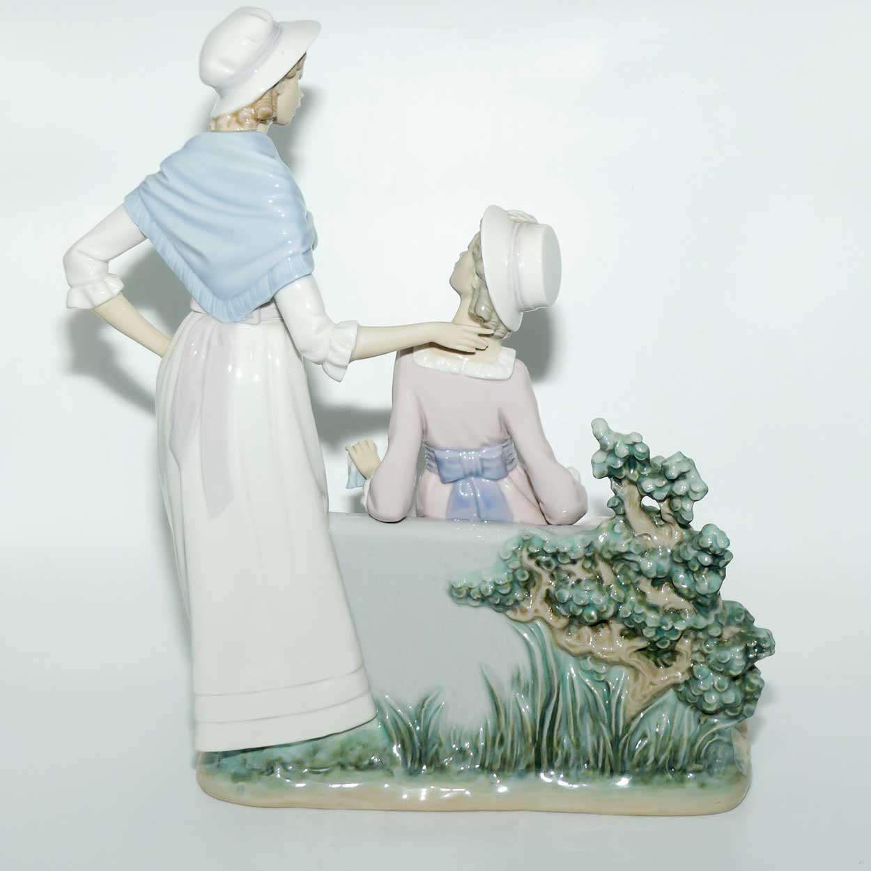 Lladro Ladies Talking figure group #5042